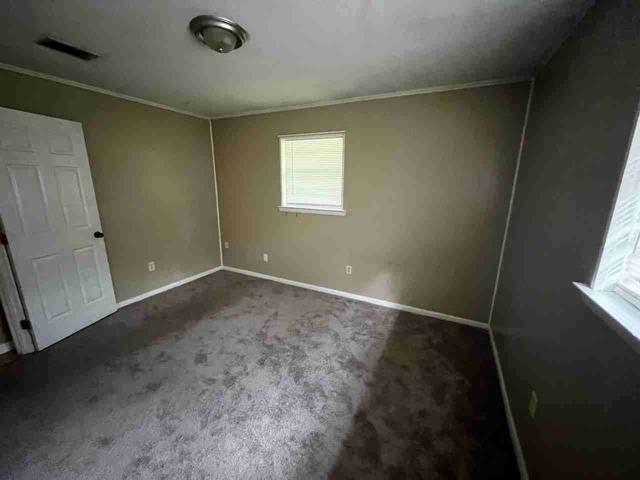 3853 Jeffery Rd - Photo 7 of 10