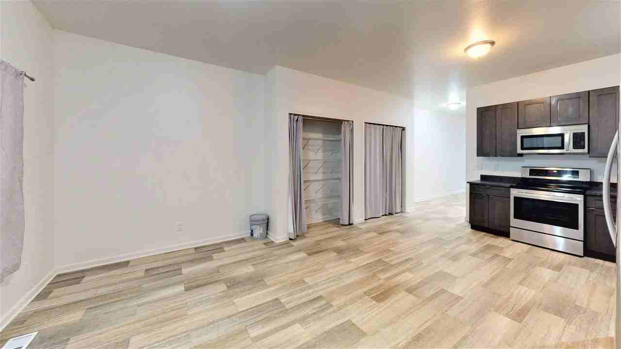 415 E 18th Ave - Photo 5 of 16