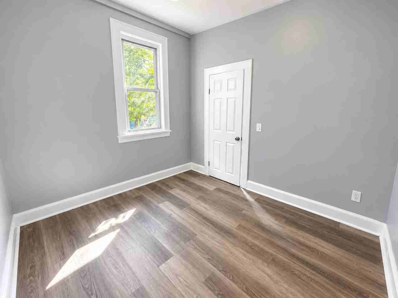 326 Grand St #2R - Photo 2 of 8