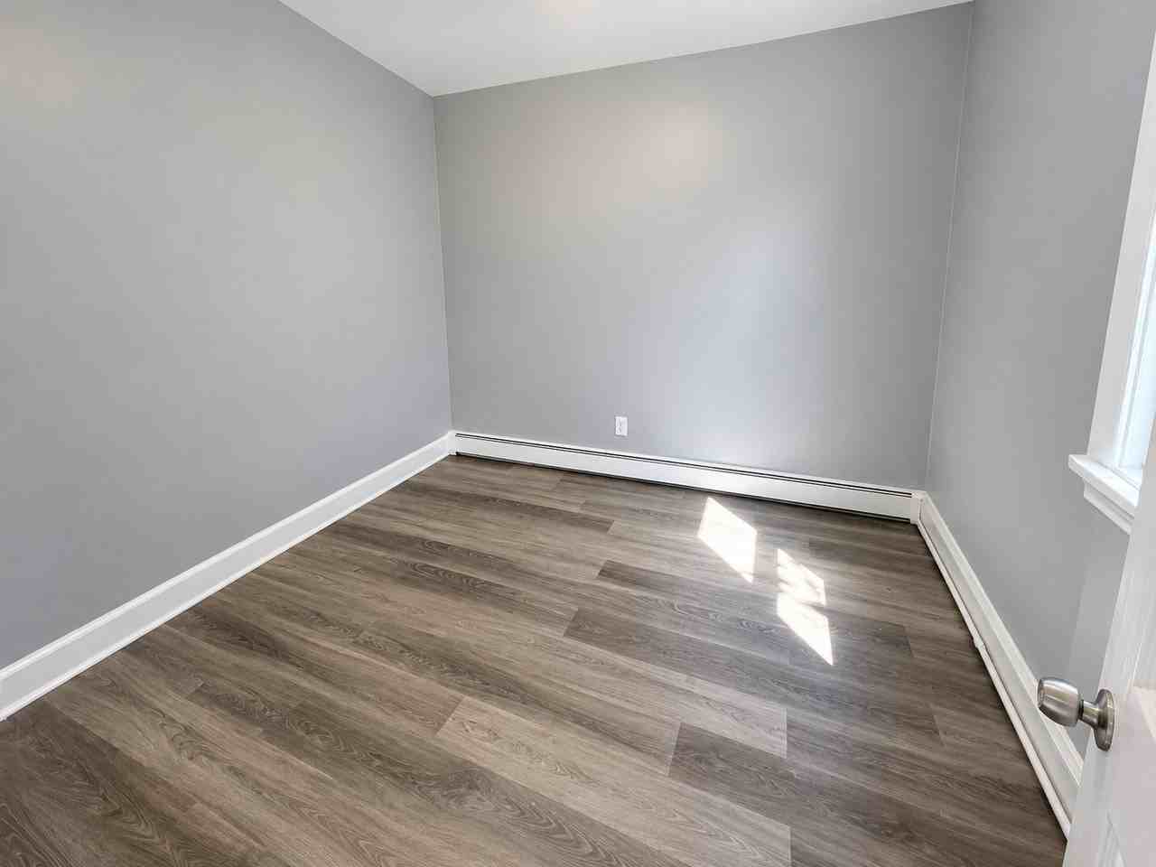 326 Grand St #2R - Photo 6 of 8