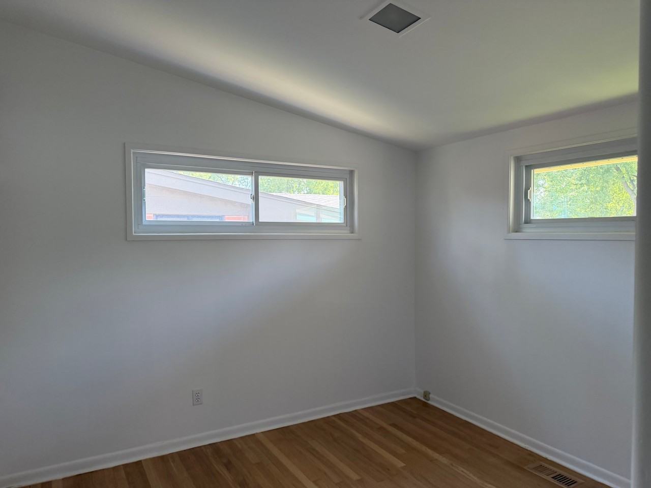 878 Brooklawn Dr - Photo 5 of 11