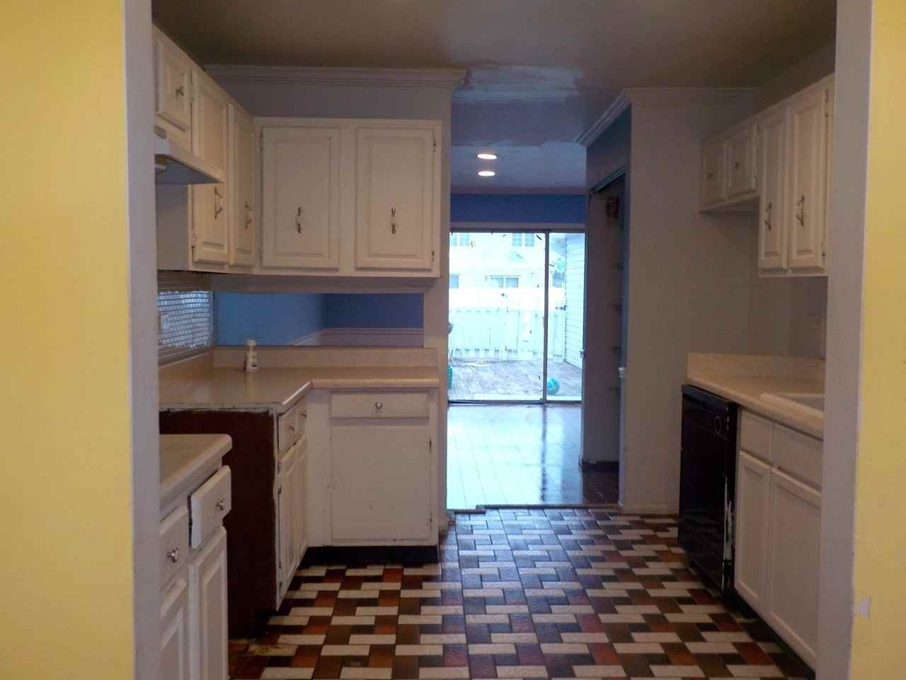 419 186th St - Photo 2 of 3