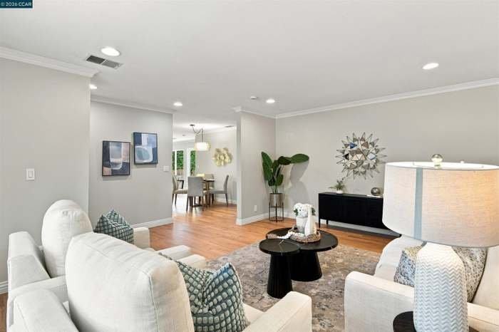 22 Haven Pl - Photo 3 of 19