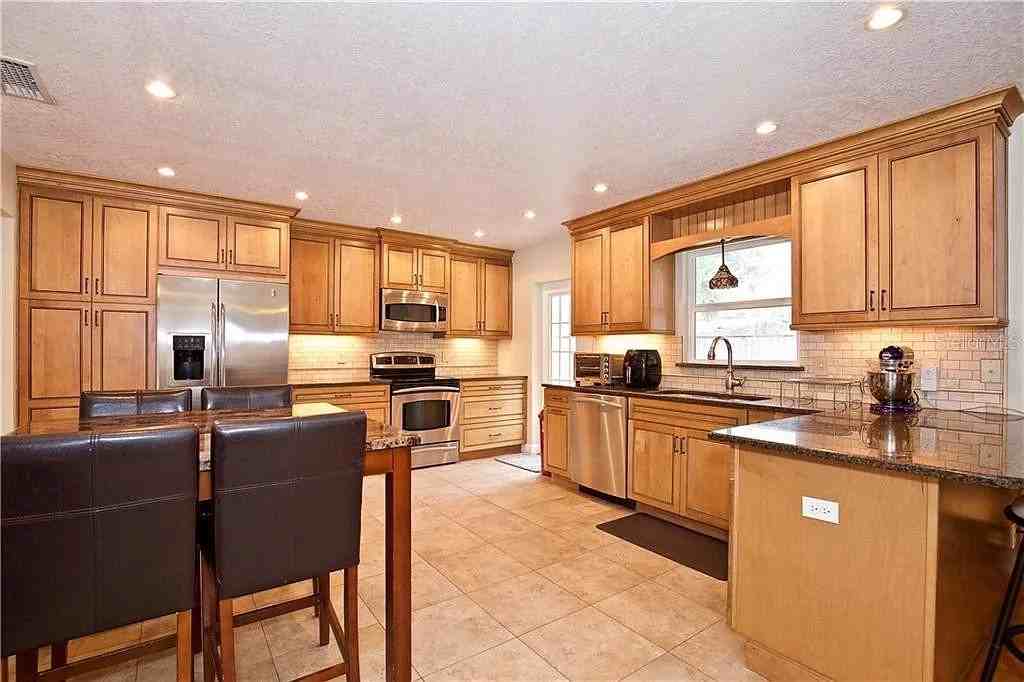 5413 Ardmore Dr - Photo 2 of 8