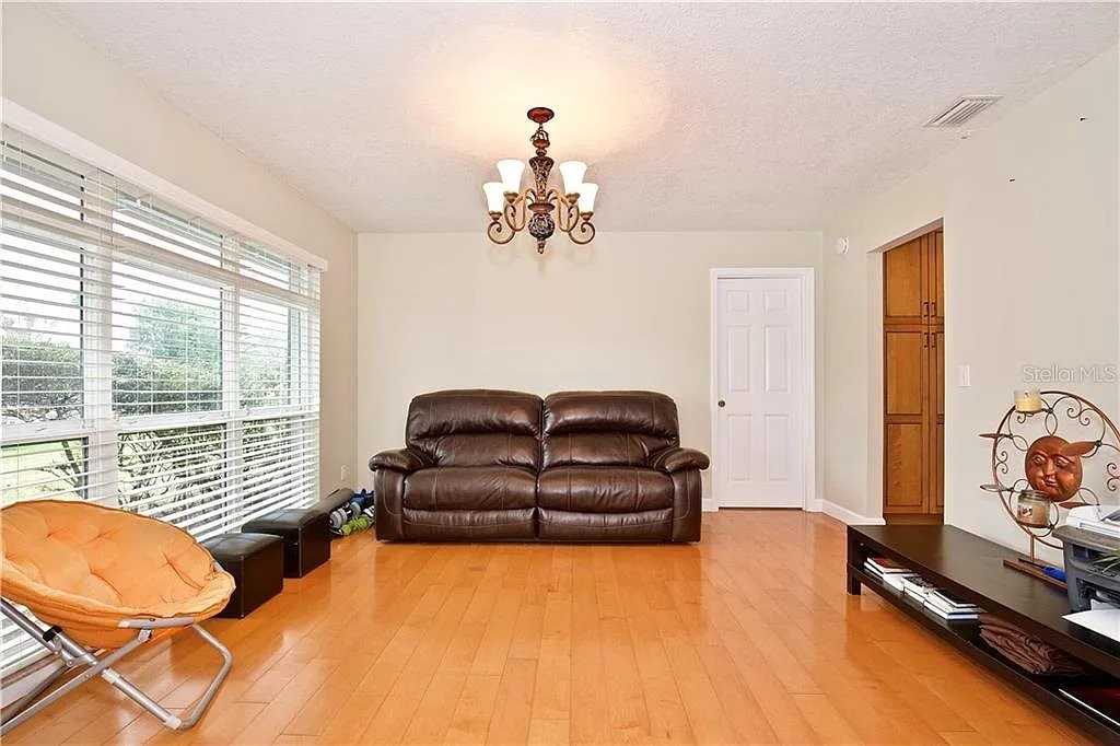 5413 Ardmore Dr - Photo 5 of 8