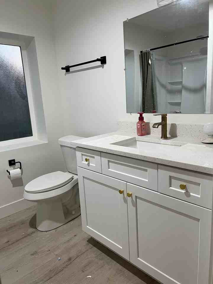 213 Lakeview #B - Photo 5 of 9