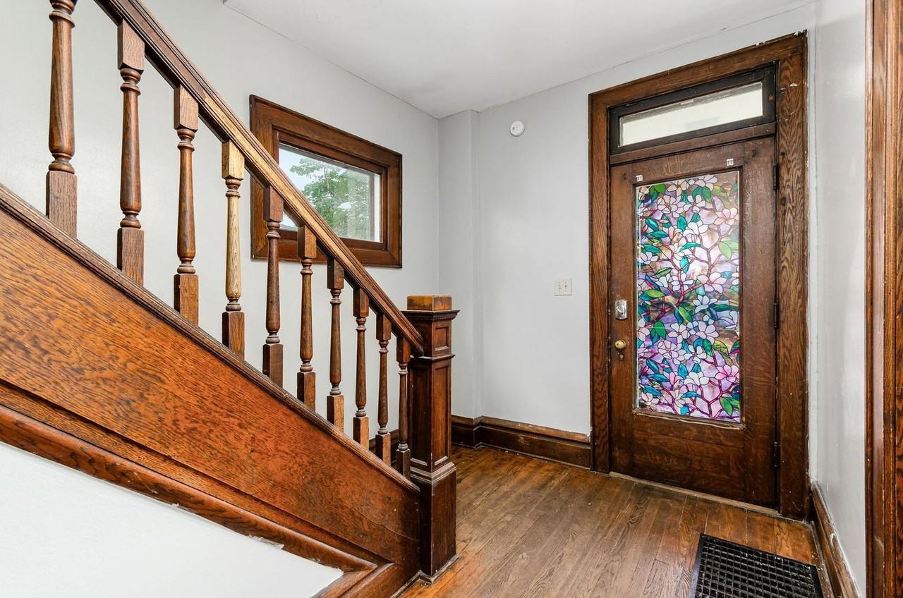 2105 Indiana Ave - Photo 3 of 44