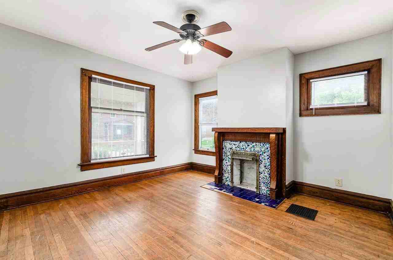 2105 Indiana Ave - Photo 6 of 44