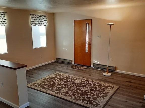 1308 Somerset Ave - Photo 2 of 14