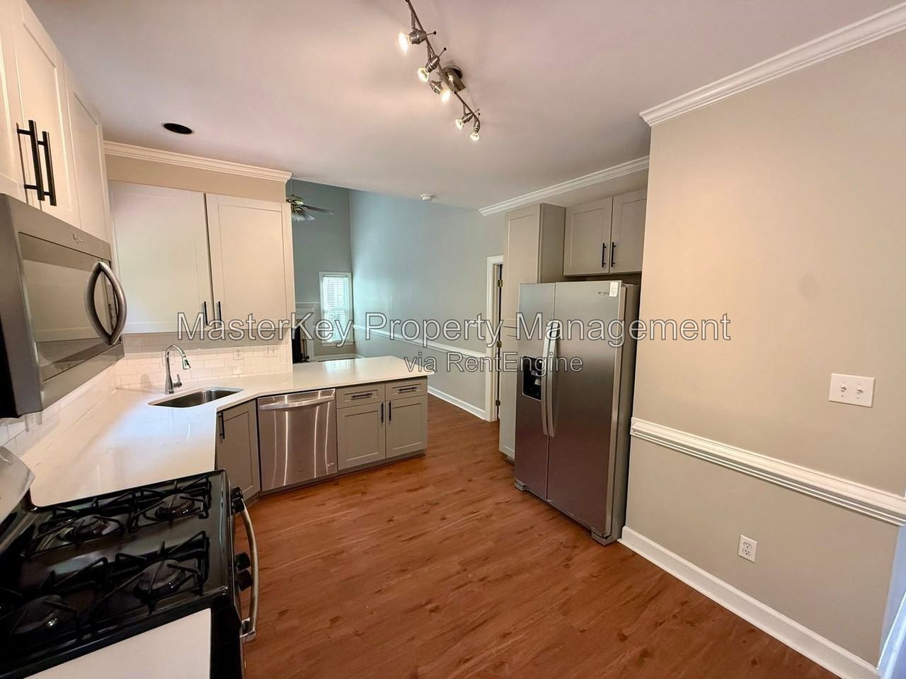 701 Cricketfield Ln - Photo 3 of 31