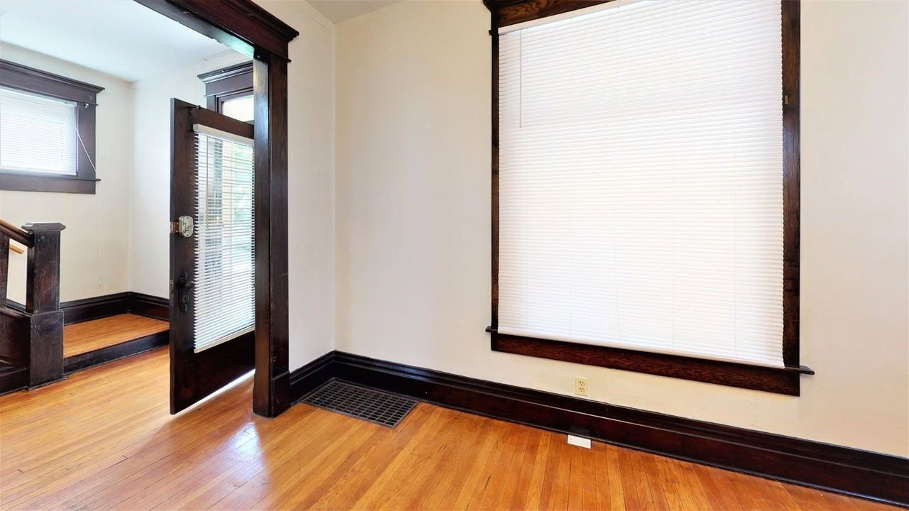 194 E Oakland Ave - Photo 5 of 14