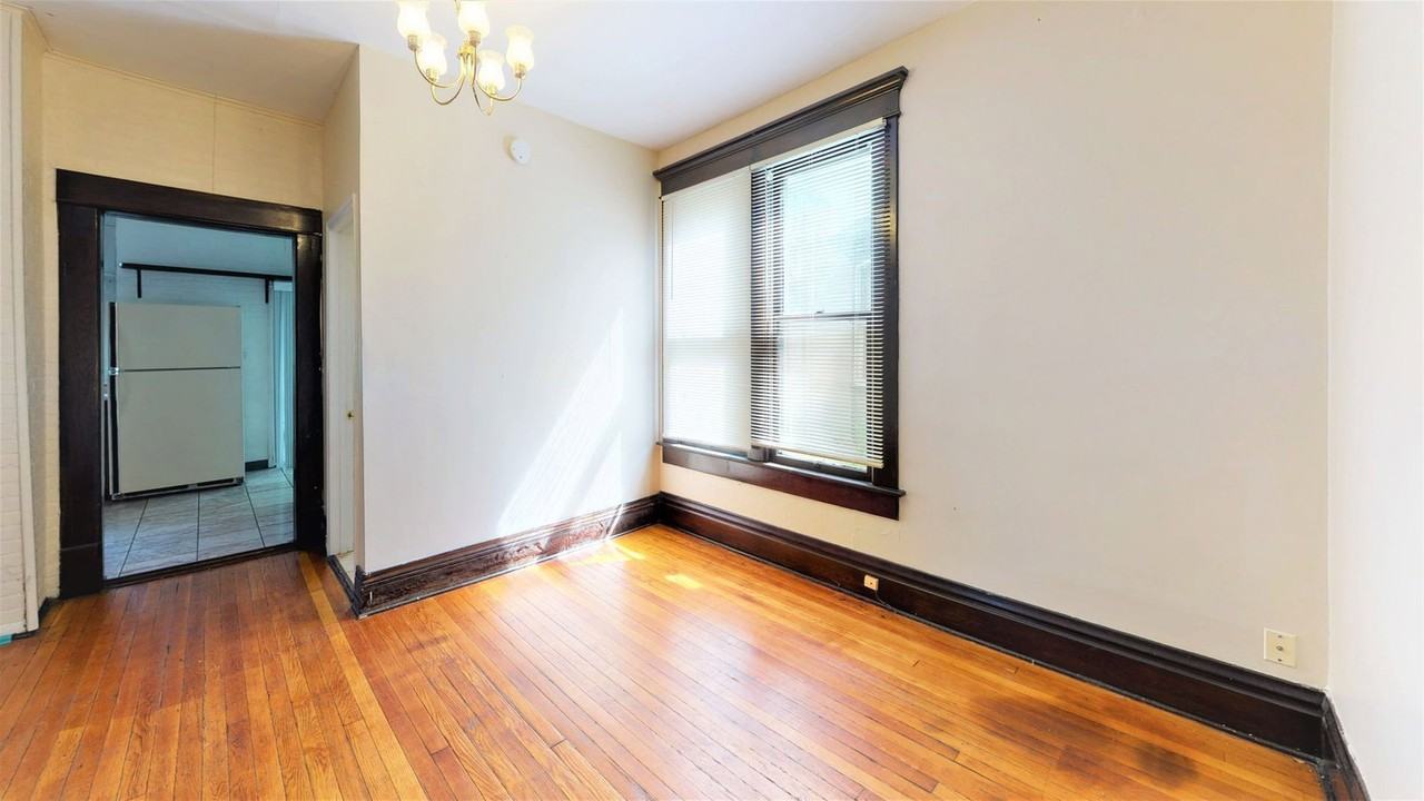 194 E Oakland Ave - Photo 6 of 14