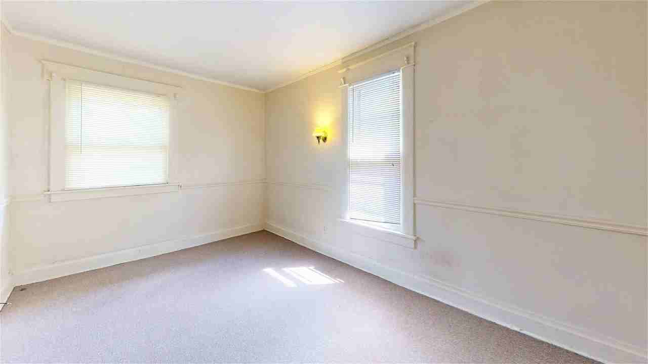 194 E Oakland Ave - Photo 7 of 14