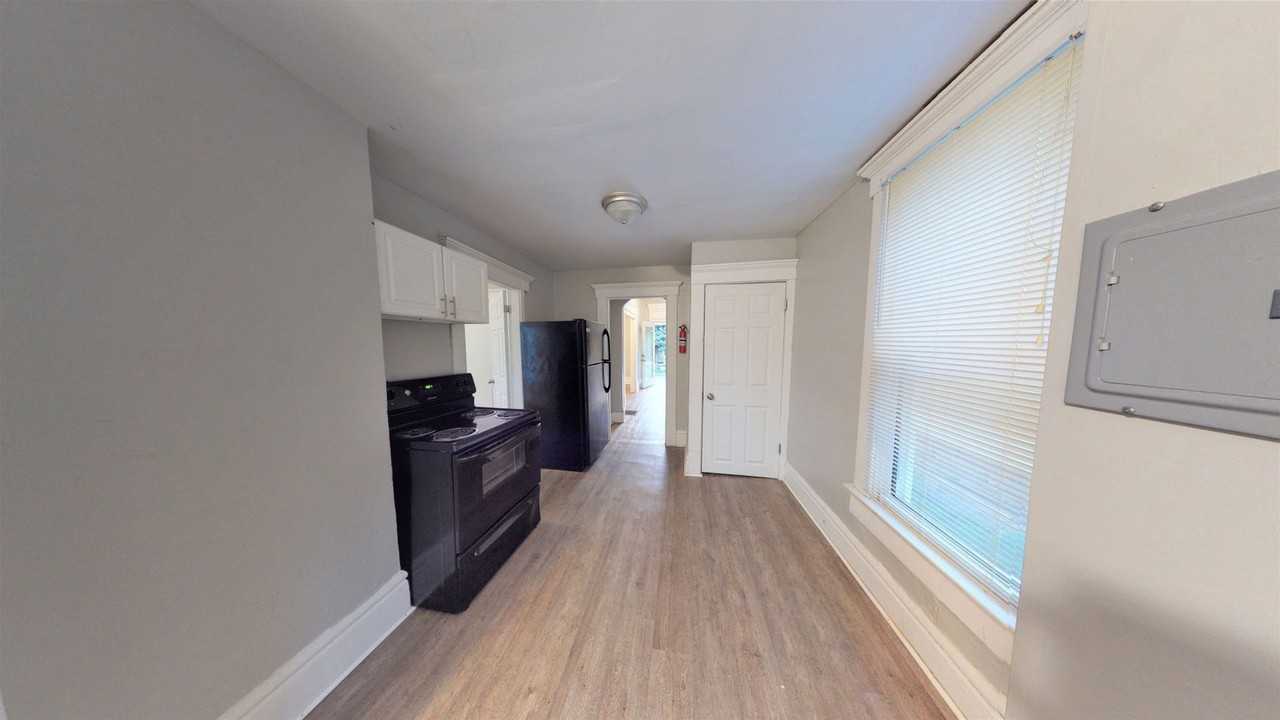 2166 Indianola Ave - Photo 3 of 9