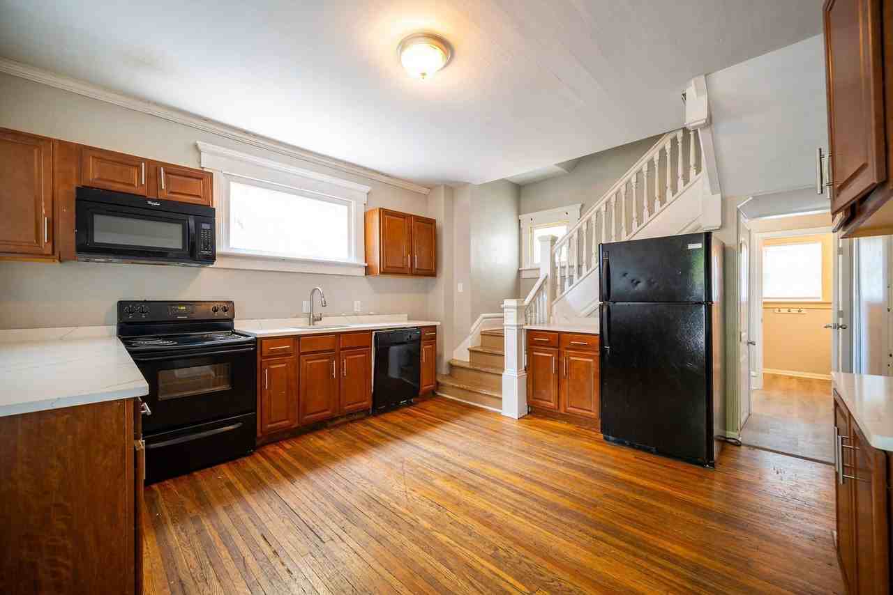 2203 Indiana Ave - Photo 5 of 21