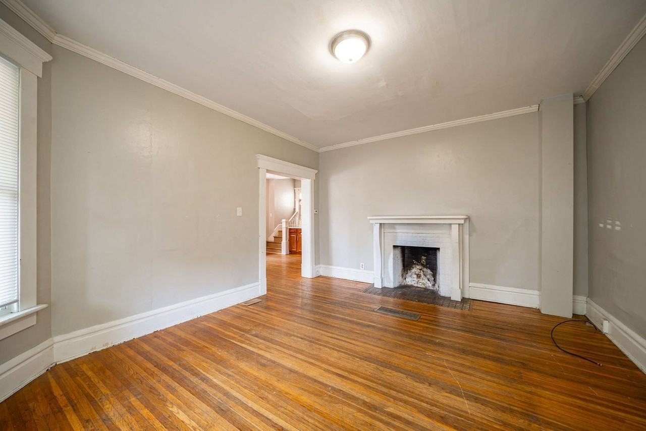 2203 Indiana Ave - Photo 6 of 21
