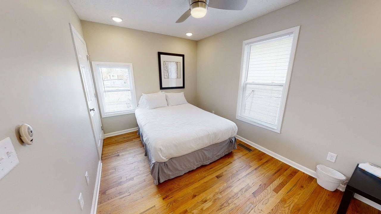 1514 Hamlet St - Photo 6 of 12