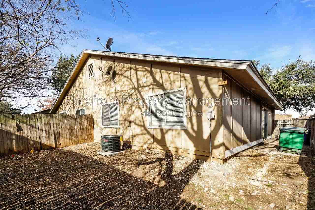 8858 Meadow Range St - Photo 4 of 38