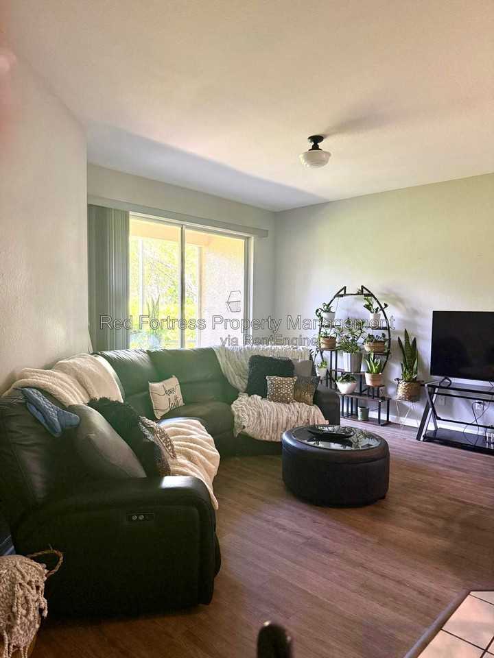 4231 Liron Ave #101 - Photo 6 of 12