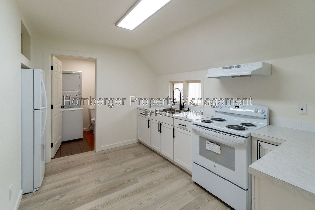 227 E Ermina Ave #3 - Photo 3 of 17