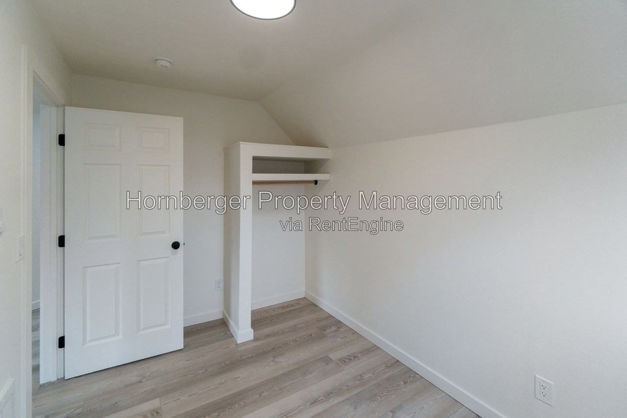227 E Ermina Ave #3 - Photo 5 of 17