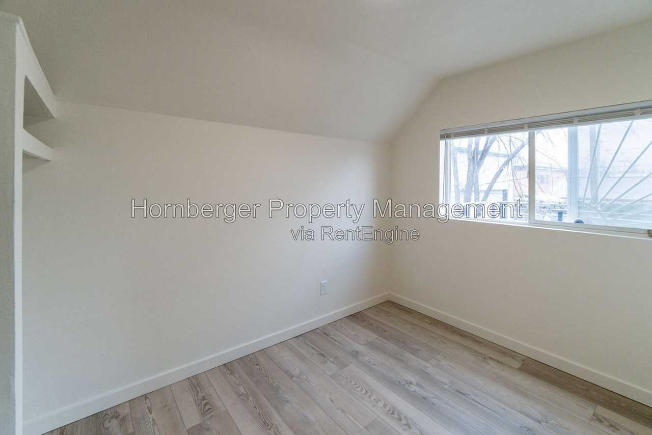227 E Ermina Ave #3 - Photo 6 of 17