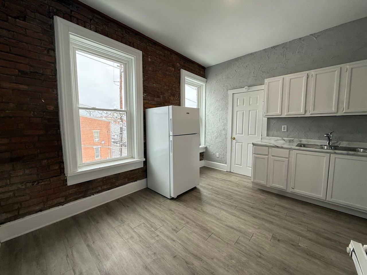 939 State Ave #3B - Photo 3 of 10