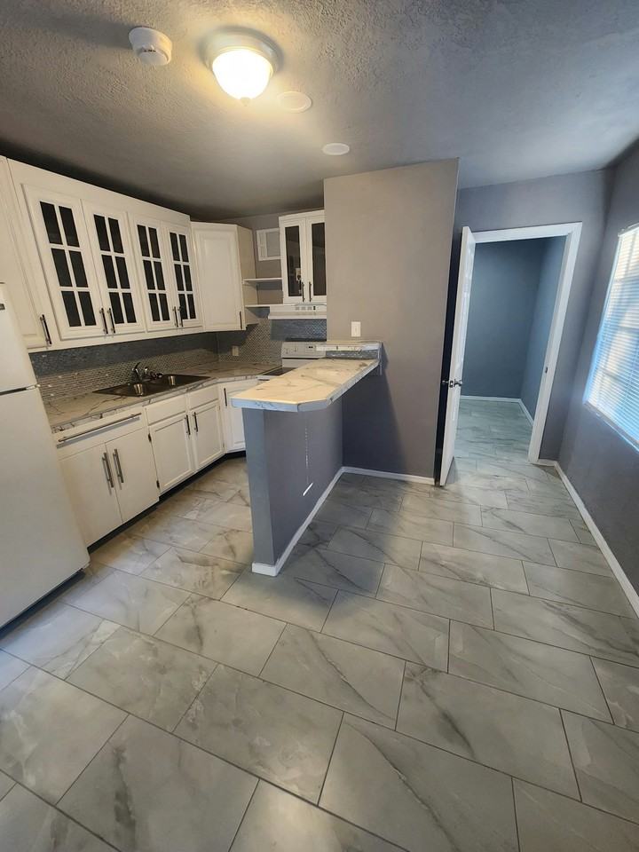 834 North 2nd Avenue, Unit 15 - Photo 2 of 16