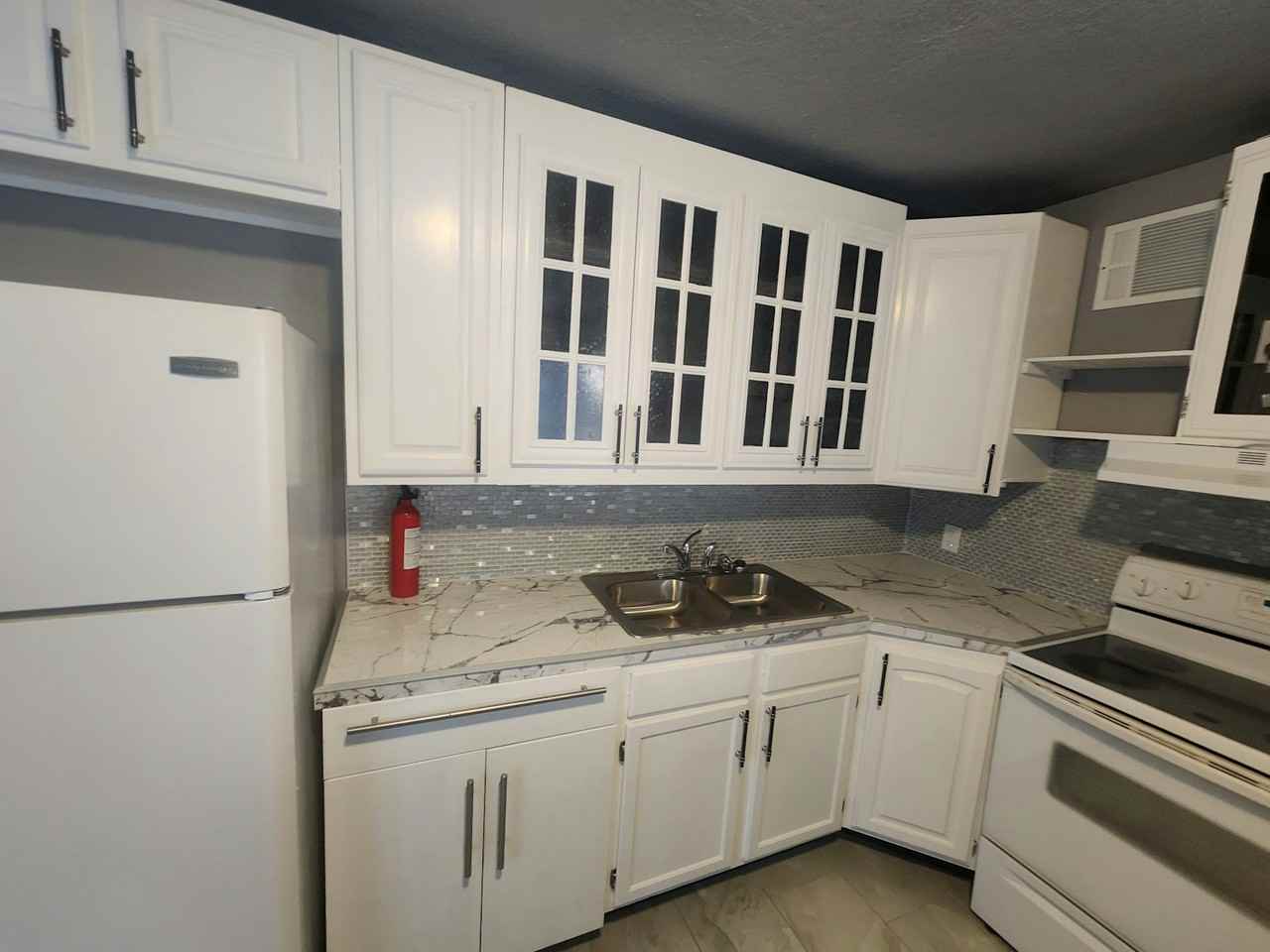 834 North 2nd Avenue, Unit 15 - Photo 4 of 16