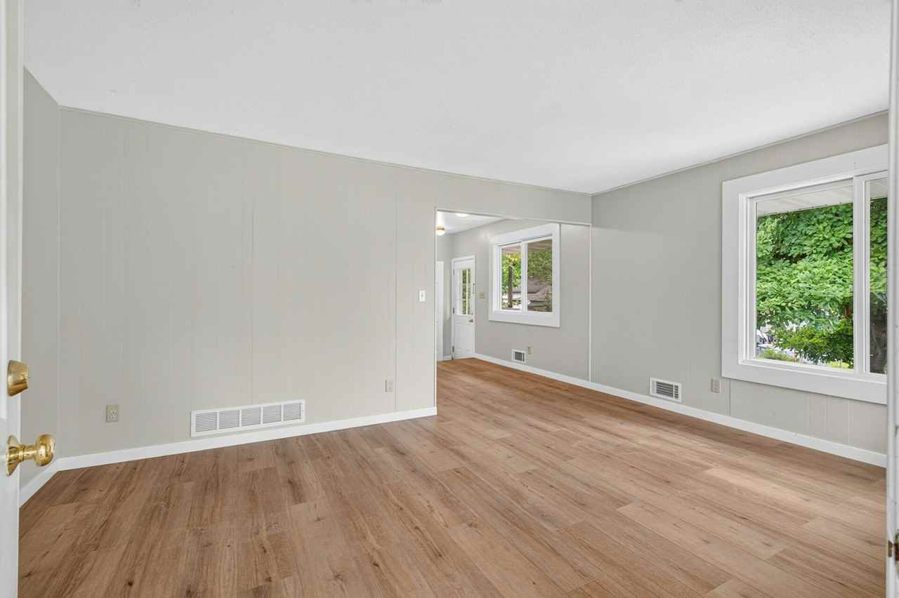 1742 5th Street, Unit 1742 - Photo 5 of 37