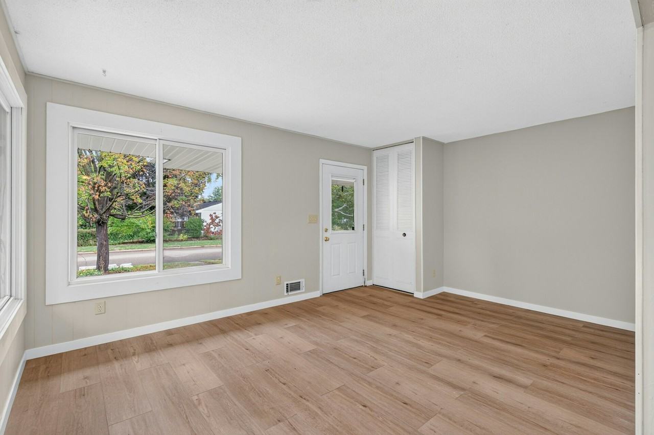 1742 5th Street, Unit 1742 - Photo 6 of 37