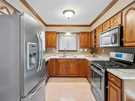 1393 Washington Road - Photo 4 of 21