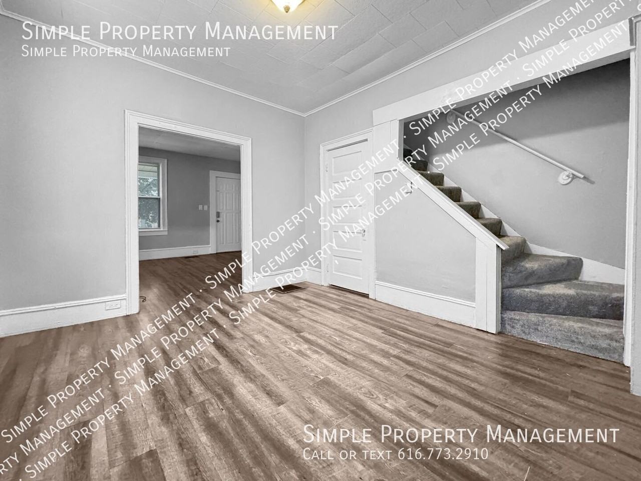 1548 Coit Ave Ne - Photo 3 of 12