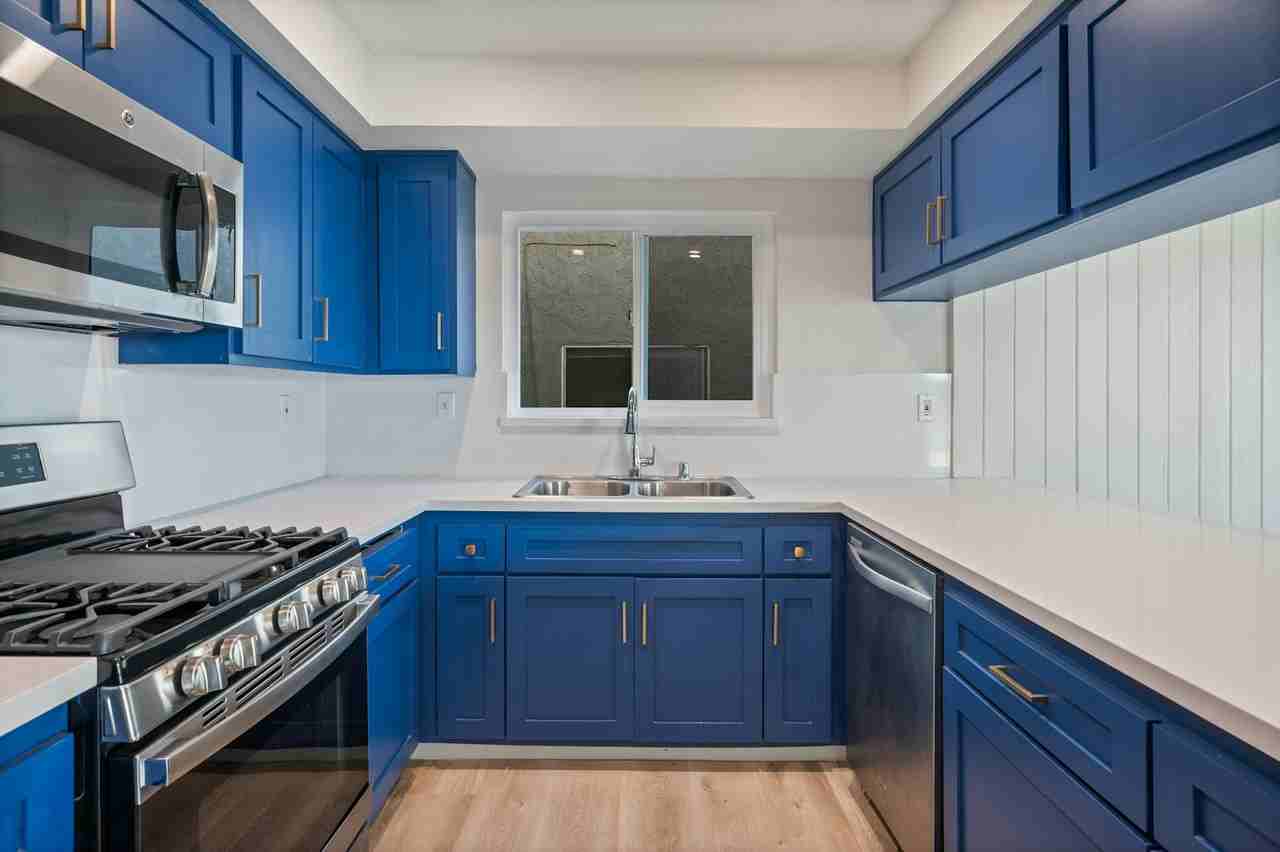 845 2nd Street - Photo 3 of 30