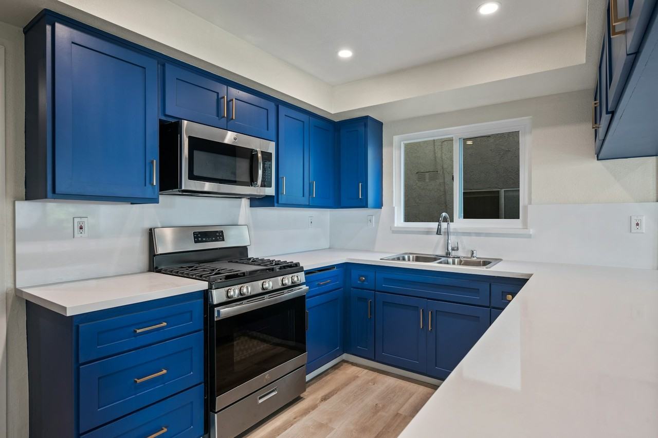 845 2nd Street - Photo 4 of 30