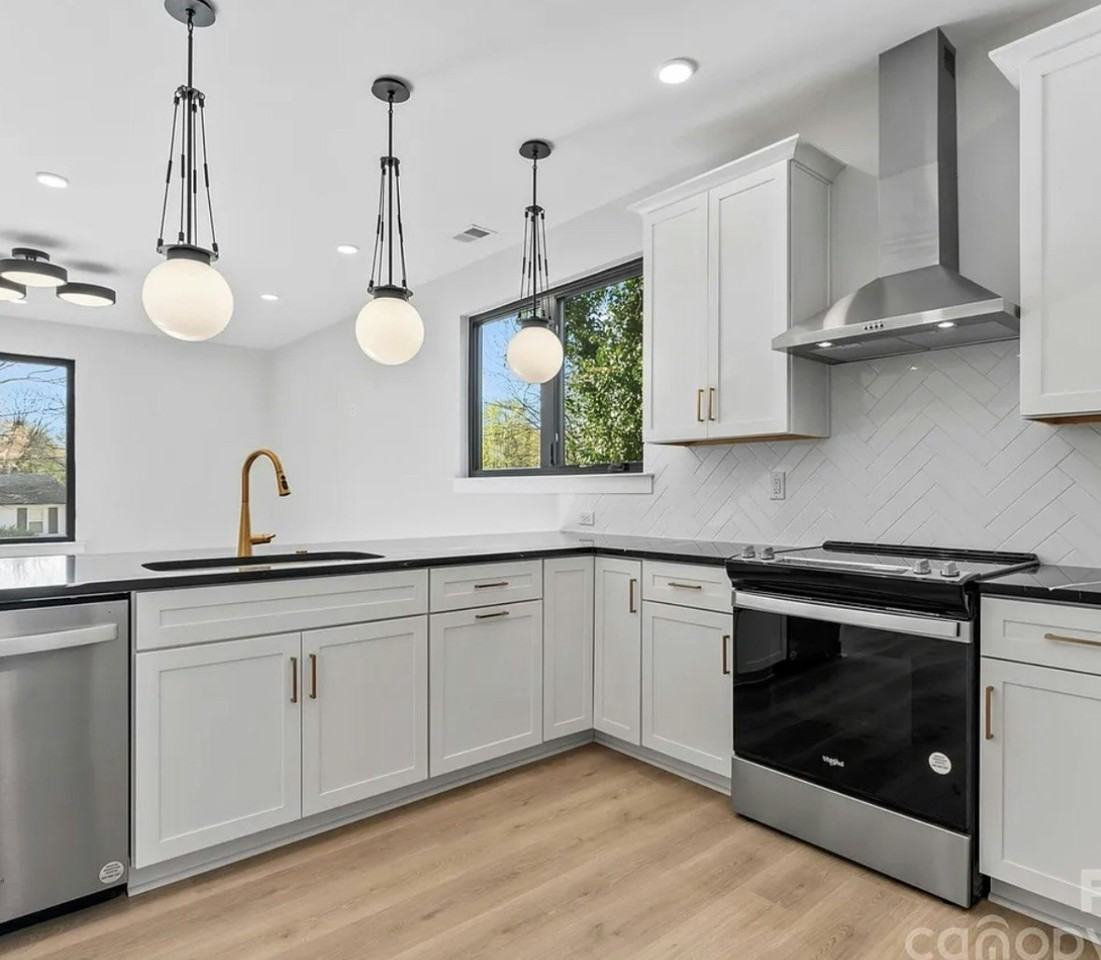 3433 Byrnes St - Photo 2 of 5