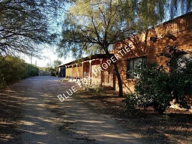 1944 E Prince Rd - Photo 6 of 9