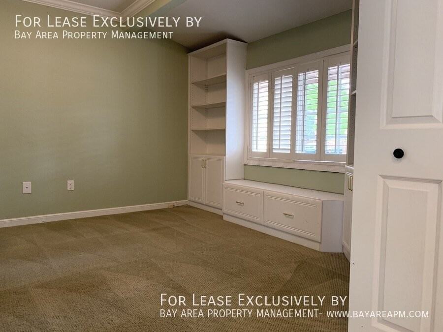 2022 Hampton Ave - Photo 3 of 13