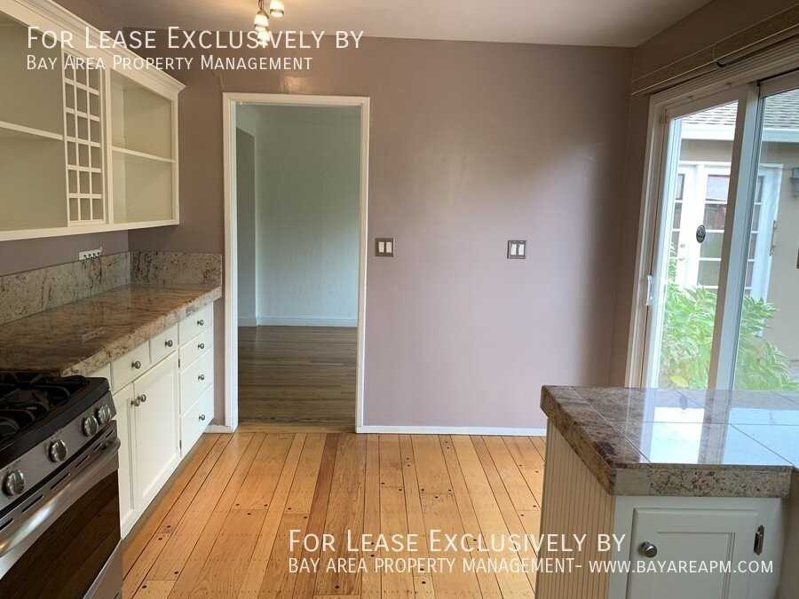 2022 Hampton Ave - Photo 5 of 13