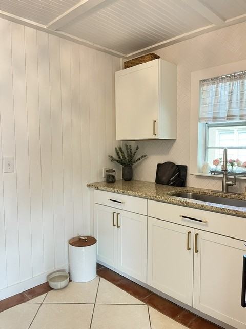 215 E Voorhis Ave #C - Photo 3 of 10