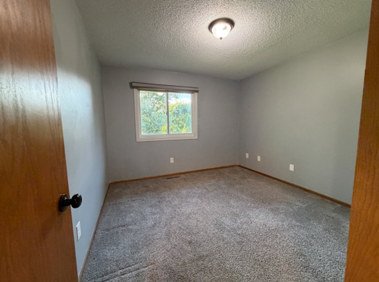 4220 Polaris Ln N - Photo 6 of 15
