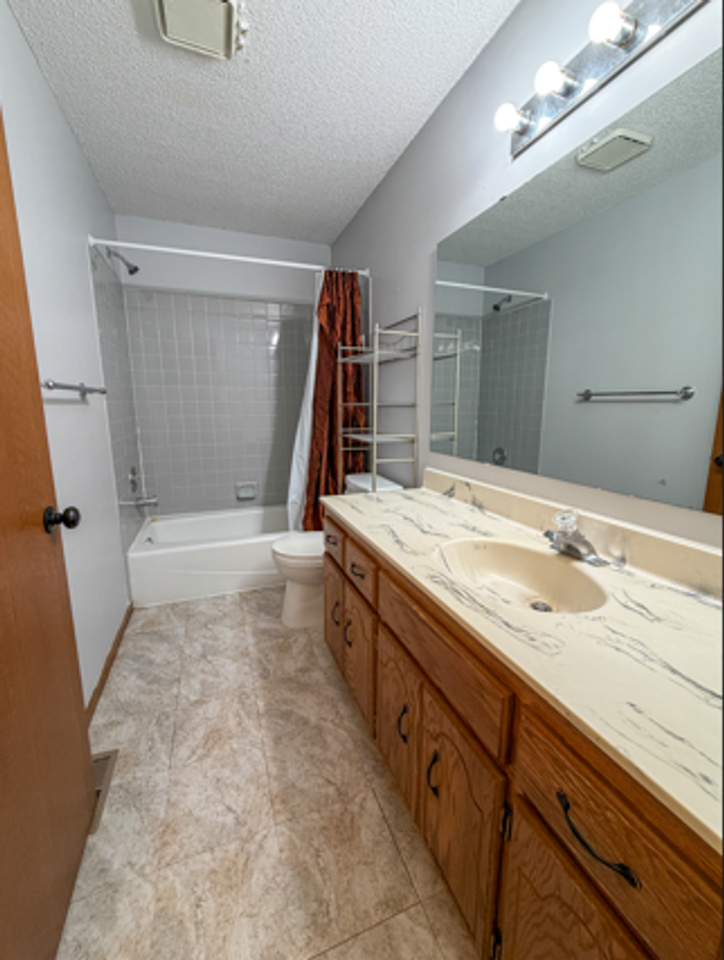 4220 Polaris Ln N - Photo 7 of 15