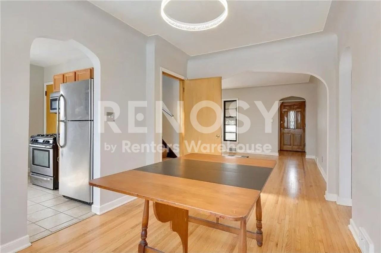 3338 Knox Ave N - Photo 6 of 16