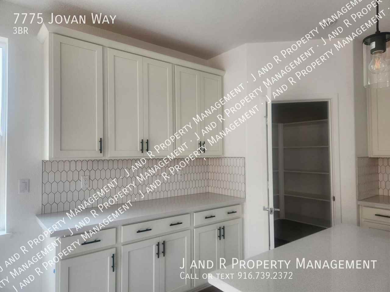7775 Jovan Way - Photo 5 of 32