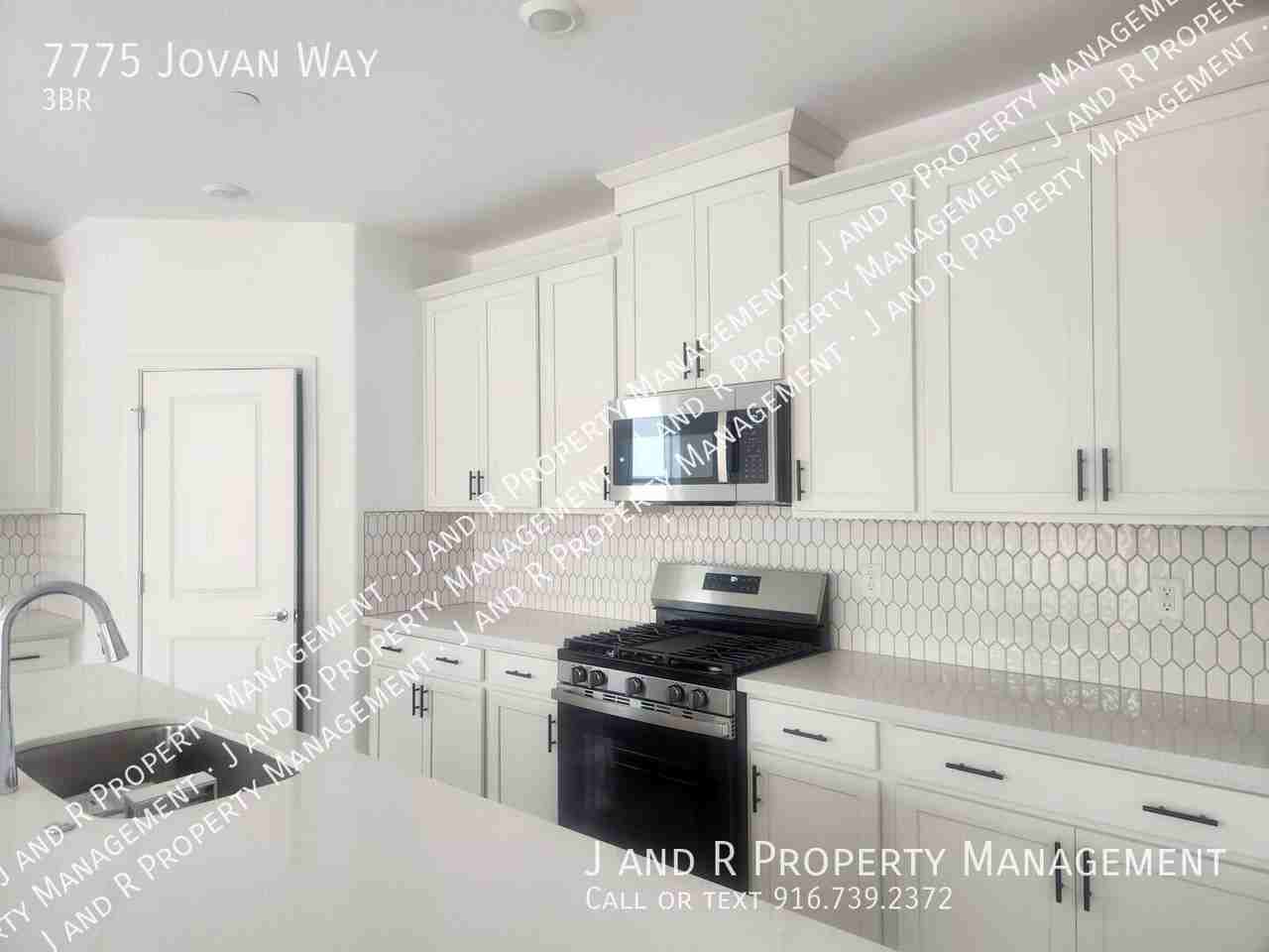 7775 Jovan Way - Photo 7 of 32
