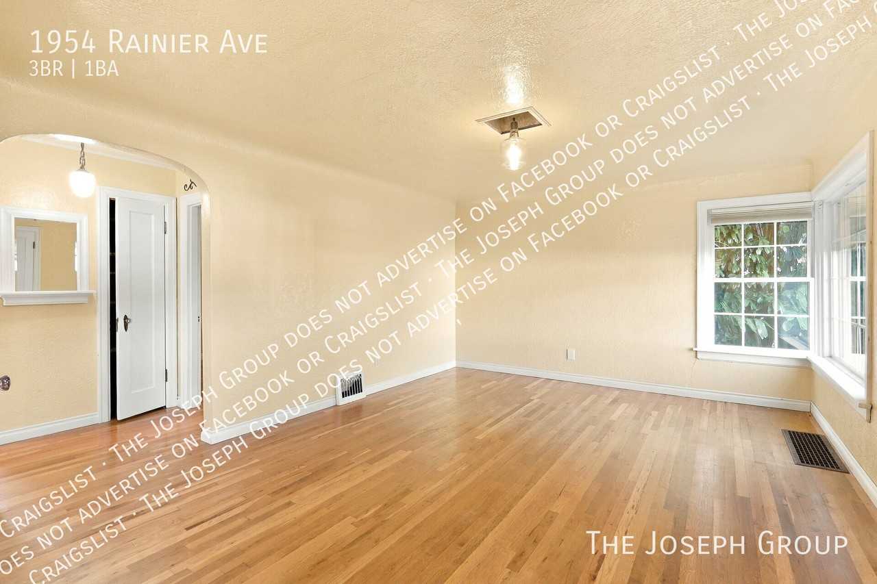 1954 Rainier Ave - Photo 2 of 33