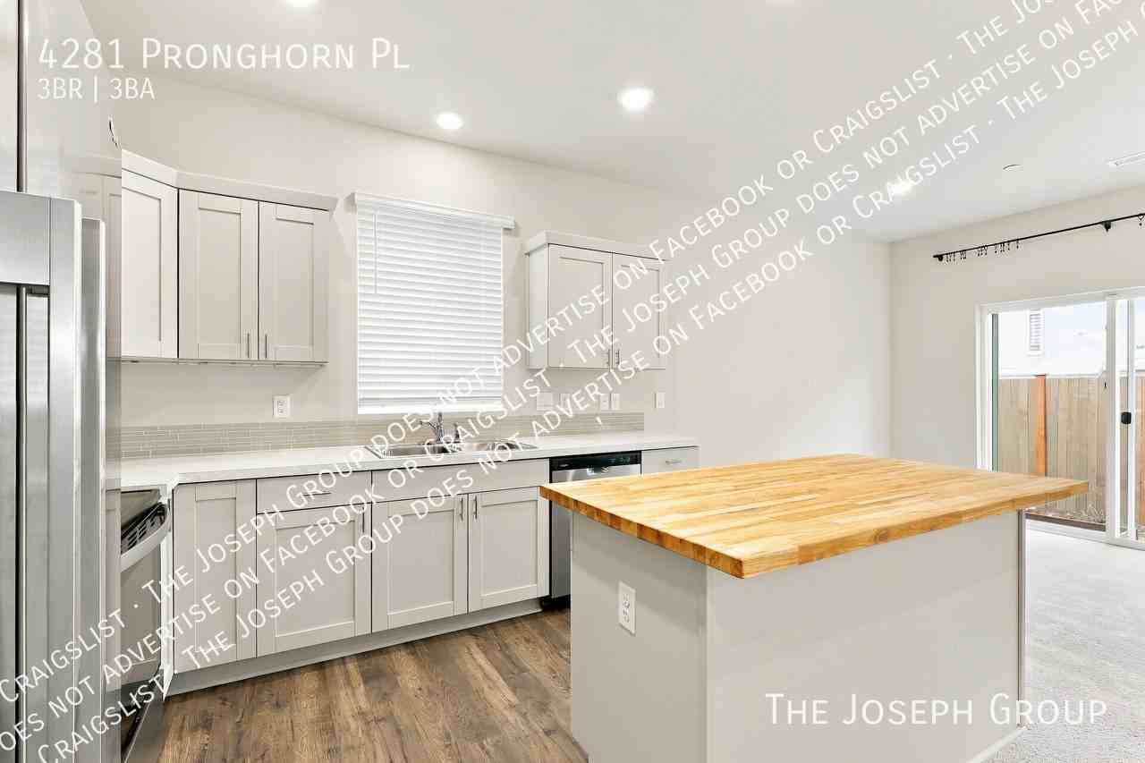 4281 Pronghorn Pl - Photo 6 of 32