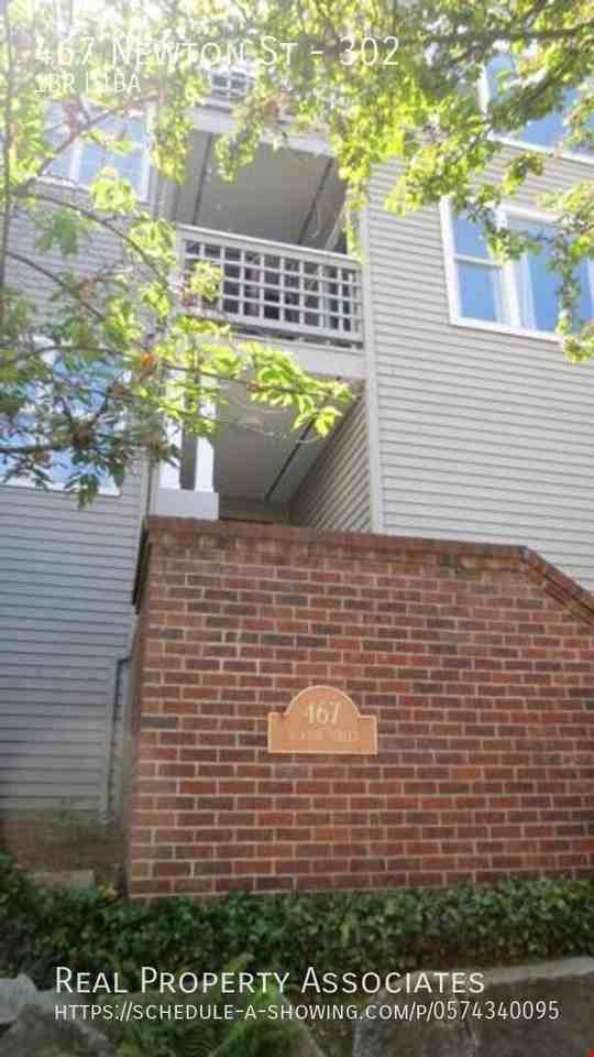 467 Newton St #302 - Photo 2 of 22