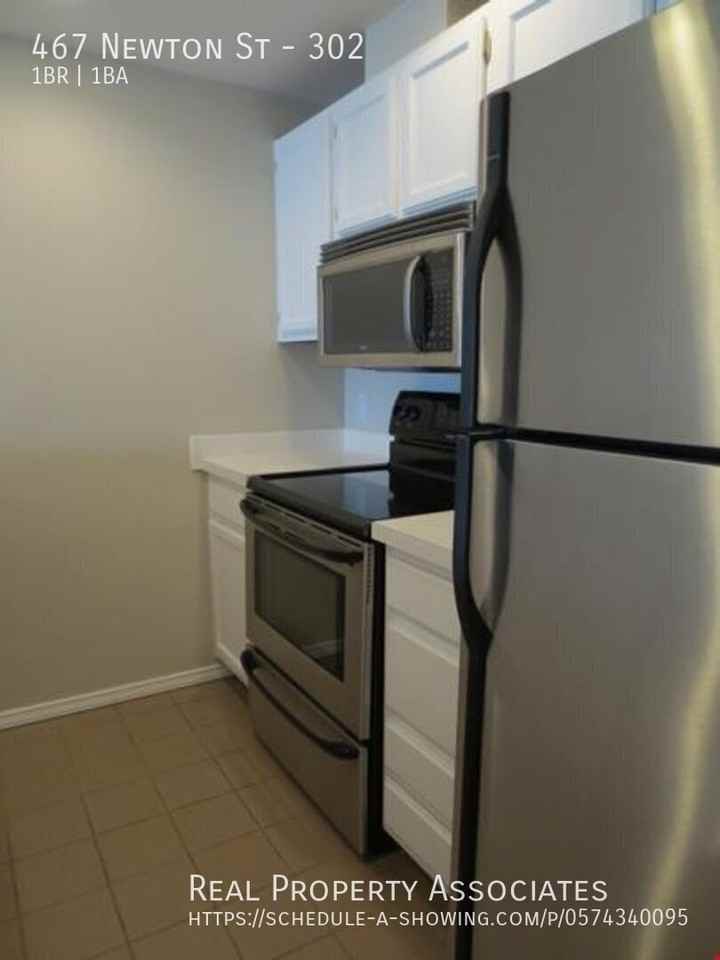 467 Newton St #302 - Photo 6 of 22