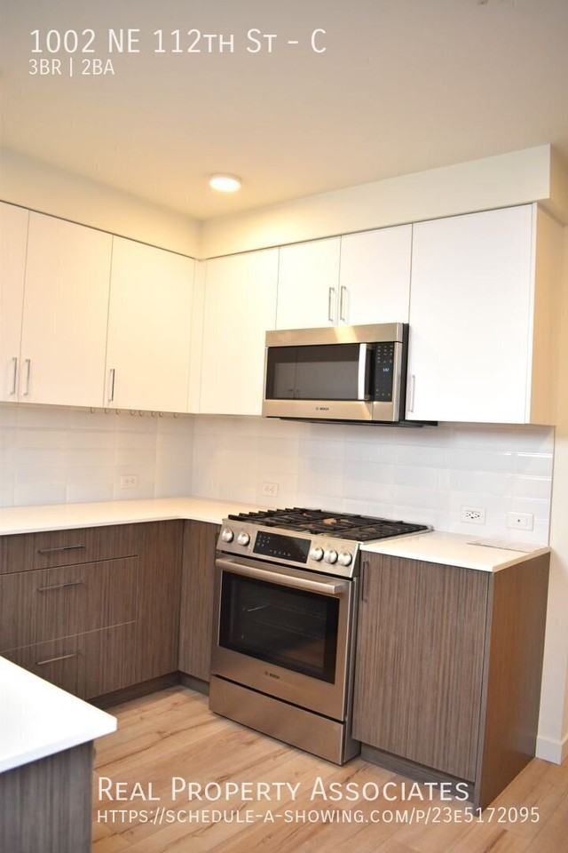 1002 Ne 112th St #C - Photo 6 of 22